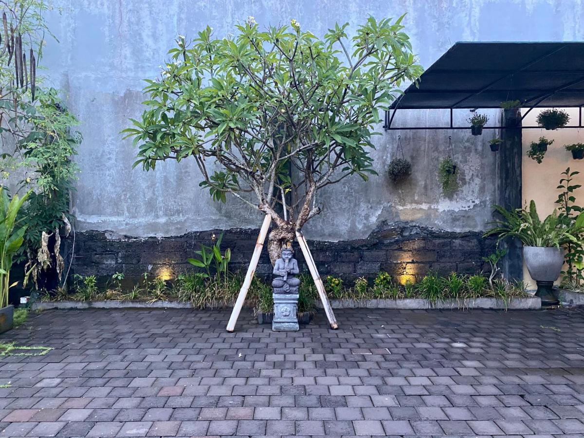 Dikubu Belong Seminyak Hotel Exterior photo